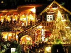 Huis met prachtige kerstverlichting